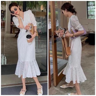 Đầm trắng ren đuôi cá