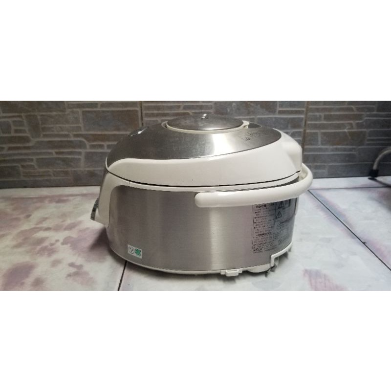Nồi cơm điện Nhật Bản cao tần IH Sanyo mặt quỷ 1Lit.