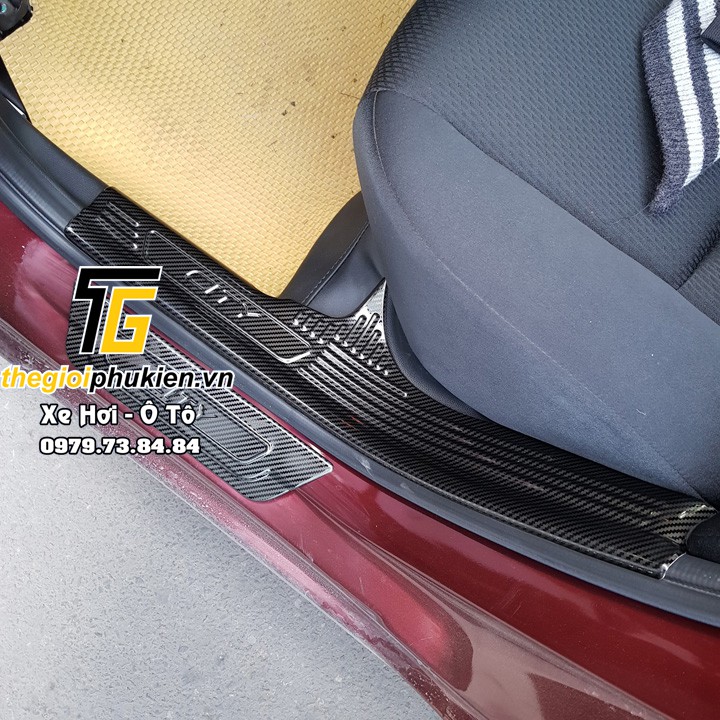 Ốp bậc cửa, nẹp bước chân cacbon xe Honda City 2015- 2020, 2021 - vân Carbon cao cấp (tặng kèm keo 3M)