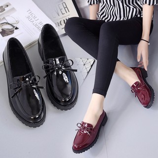 Đôi giày lười da bóng phối nơ xinh xắn cho nữ