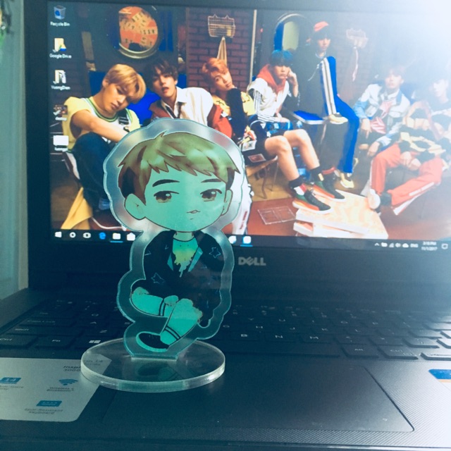 Standee để bàn hình chibi 4 năm bts