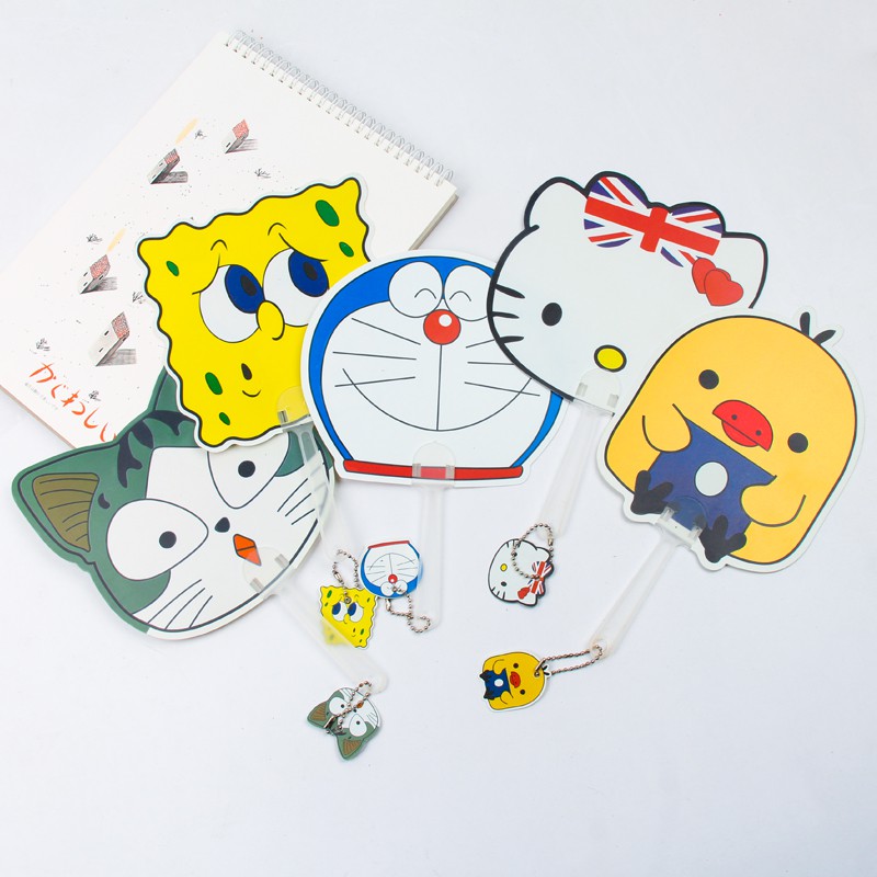 Quạt Nhựa Cầm Tay Hoạt Hình Cute (Ngẫu Nhiên) | BigBuy360 - bigbuy360.vn