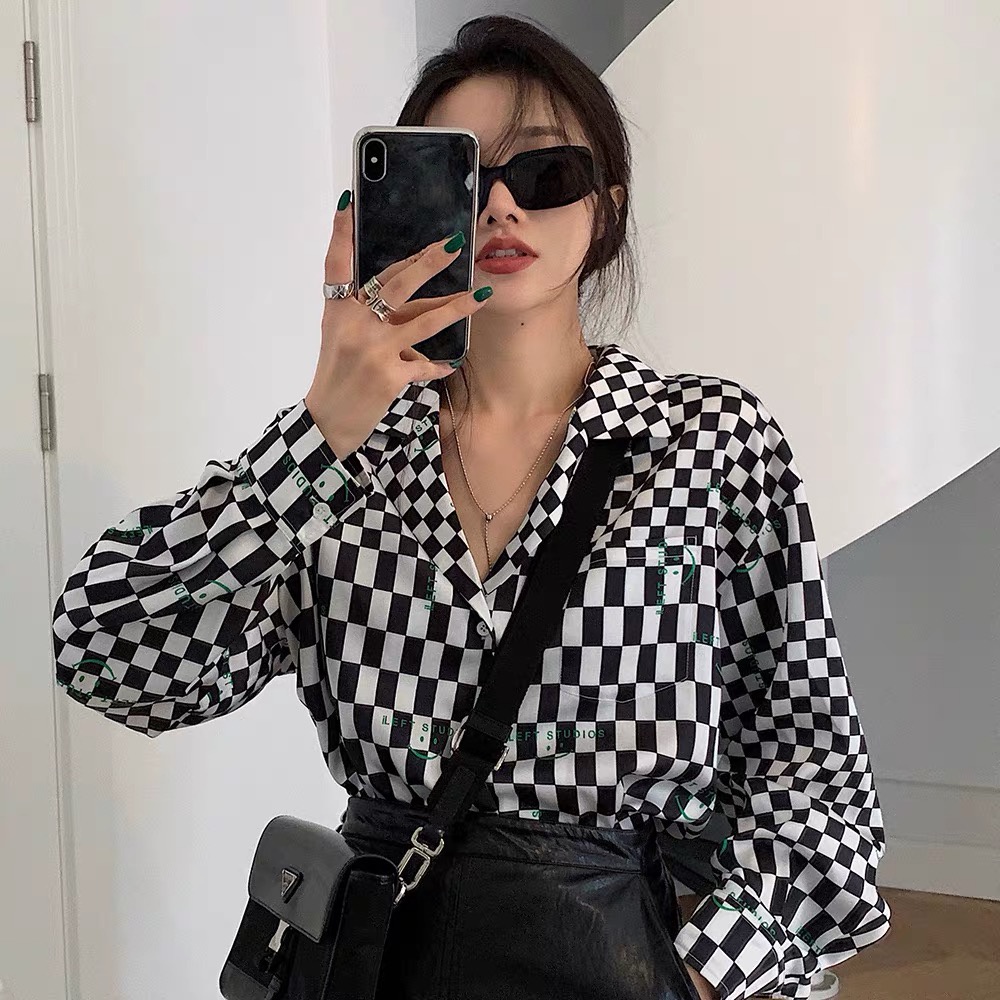 Áo Sơ Mi Tay Dài Chống Nắng Họa Tiết Kẻ Ô Trắng Đen Phong Cách Retro Thời Trang Cho Nữ