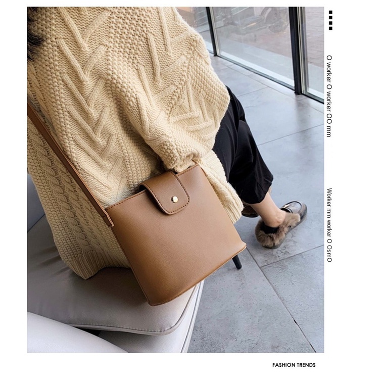 2019 New trendy crossbody student ins single shoulder large capacity all-match Korean style bucket Internet celebrity small autumn and winter bag for women