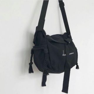 Túi Đeo Chéo Simple đen