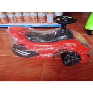 Xe lắc cho bé