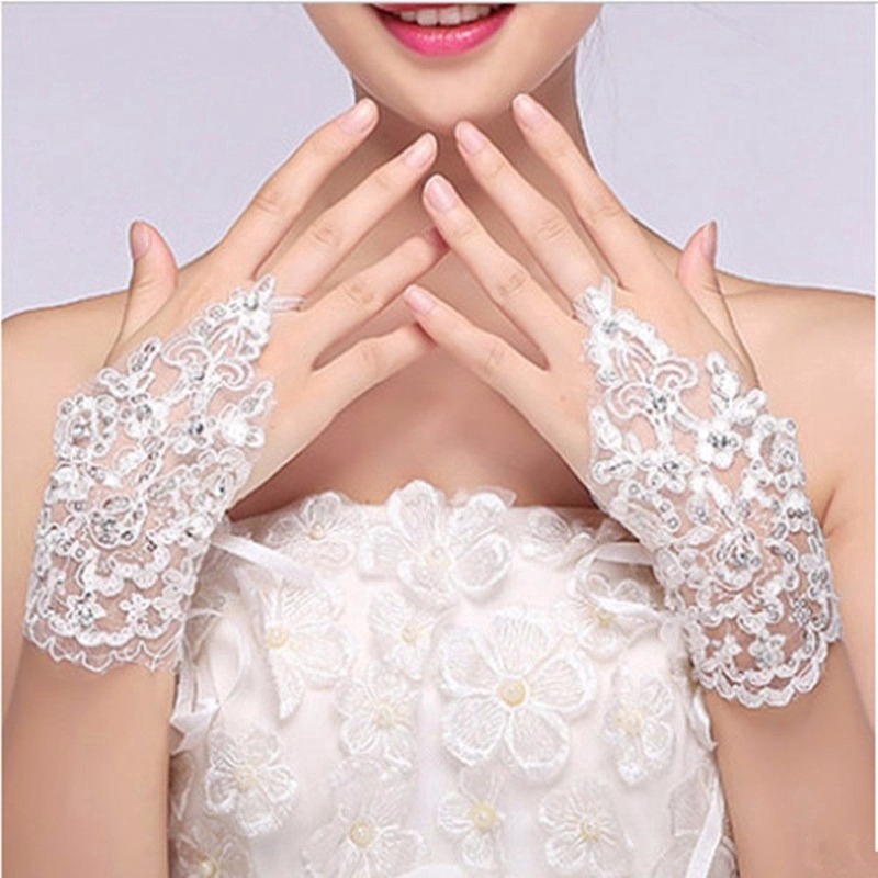 Găng Tay Ren Hở Ngón Cho Cô Dâu