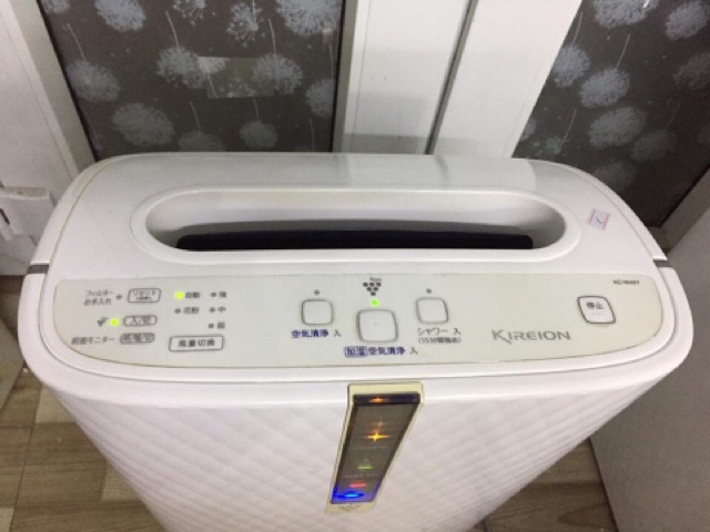 Máy lọc không khí sharp tạo ẩm