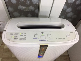 Máy lọc không khí sharp tạo ẩm