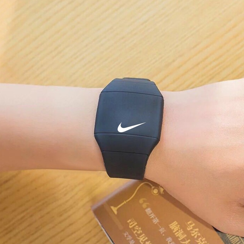 Đồng Hồ Điện Tử Đeo Tay Có Đèn Led Thiết Kế Đơn Giản Trẻ Trung Cho Nam | BigBuy360 - bigbuy360.vn