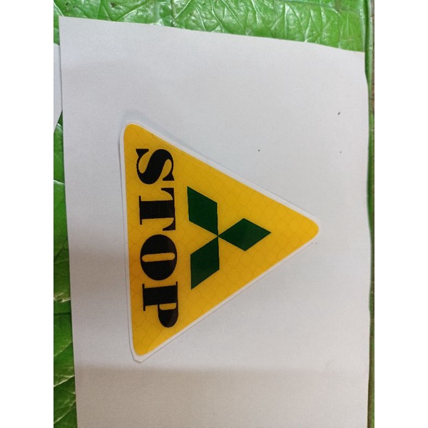 tem nổi dán đuôi xe tam giác xanh
