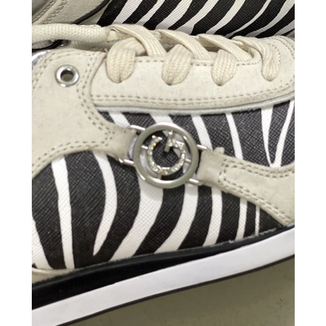 Giày Sketcher Guess VNXK