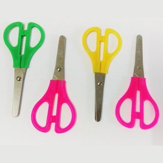 Kéo thủ công học sinh