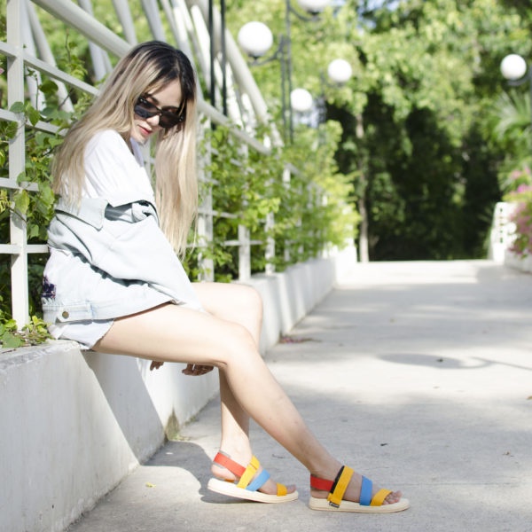 Sandal Saado nữ chính hãng quai chéo SE02 màu vàng, Dép quai hậu đế bằng thương hiệu Mỹ siêu nhẹ bền