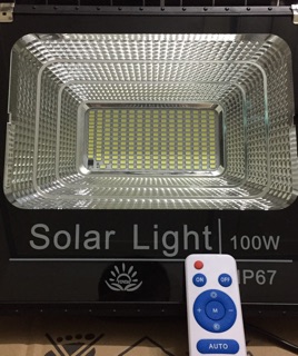 Đèn năng lượng mặt trời 100w