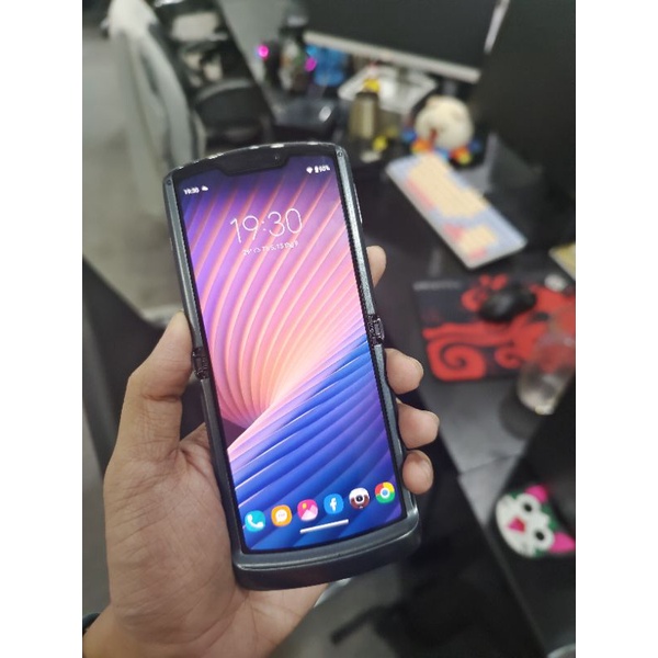 Điện thoại motorola razr 5g 2020