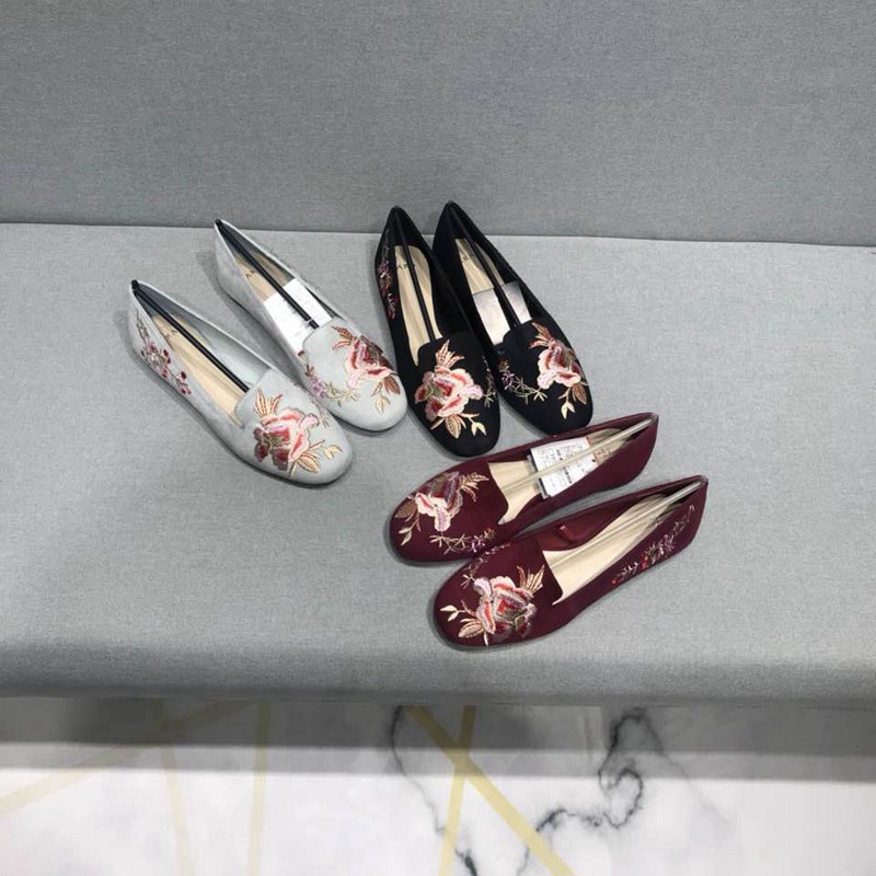 Giày Bệt Thêu Hoa Zara Auth Tuồn Xịn Đẹp Tinh Xảo