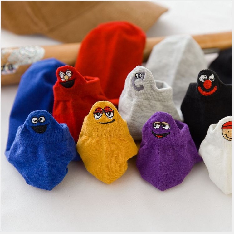 Đôi tất chân cotton thêu hình gương mặt cảm xúc dễ thương cho nữ