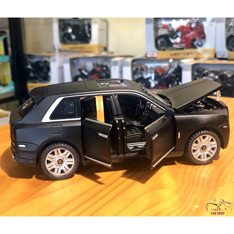 Mô hình xe ô tô Rolls-Royce Cullinan tỉ lệ 1:32 màu đen