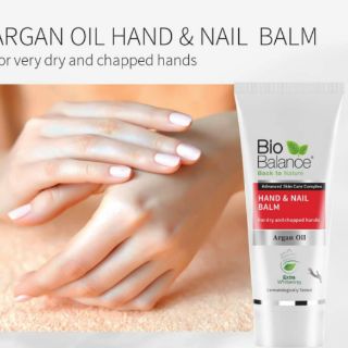 Kem dưỡng trị nứt gót chân và bàn tay