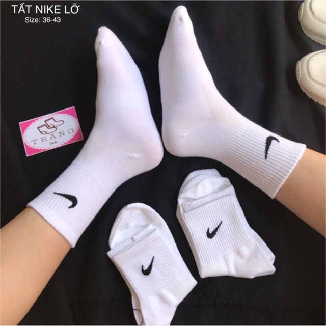 Tất thể thao cổ lỡ trắng móc đen nam nữ phù hợp phối đồ với giày dép sneaker
