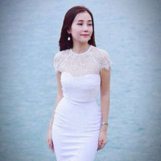 Đầm body phối ren y hình