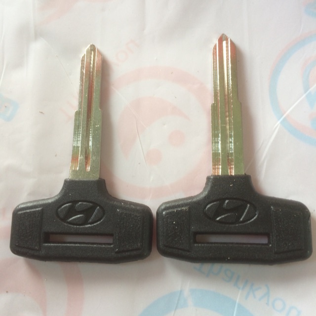 Phôi chìa khoá HUYNDAI rảnh trái ( 2 chìa )