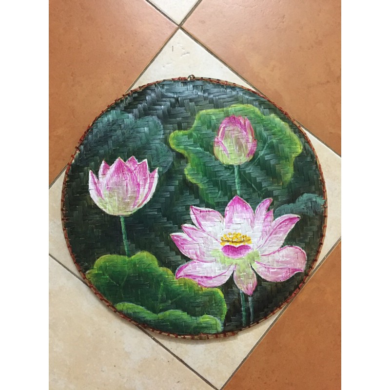 Tranh hoa sen  vẽ trên mẹt tre