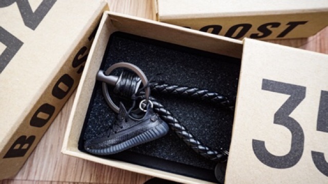 Móc khoá giày 3D mini Adidas Yeezy 350