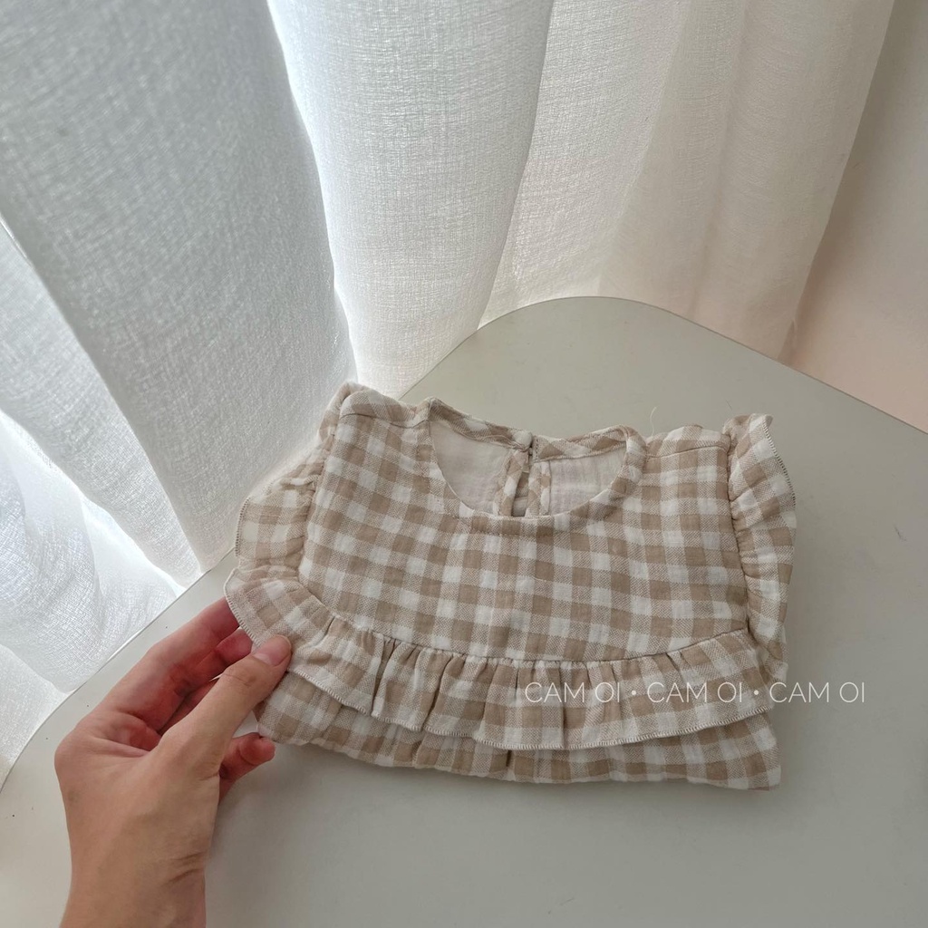 Bộ caro nâu nhạt viền bèo tay dài