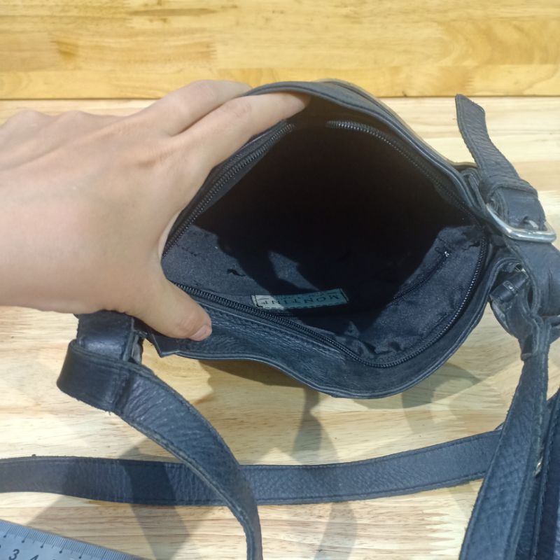 Túi đeo chéo da mềm secondhand 09040321