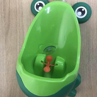 [GIADUNGHANOI39]Bô đứng tiểu cho bé trai, Bô tiểu đứng dán tường hình ếch thông minh tiện dụng
