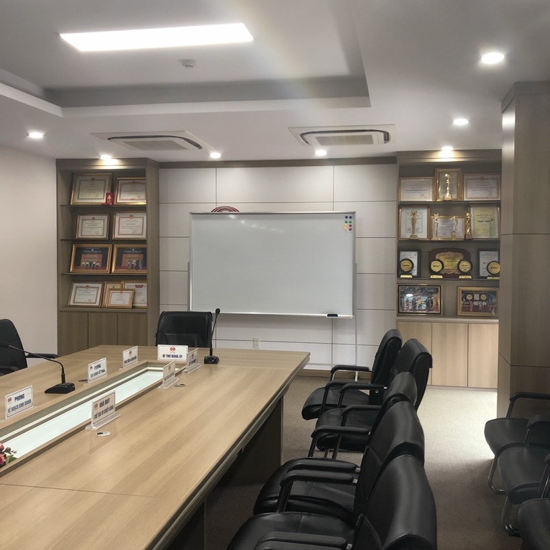 Bảng từ trắng di động , tặng kèm bút ,bông lau từ, nam châm bảng