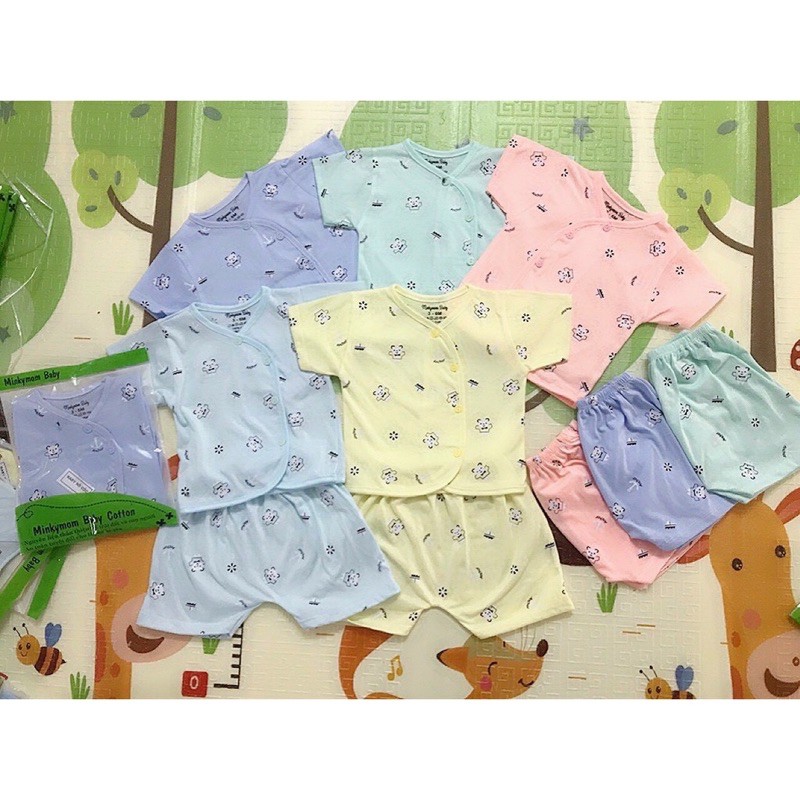 Bộ cộc tay cotton cài lệch họa tiết hình gấu siêu xinh