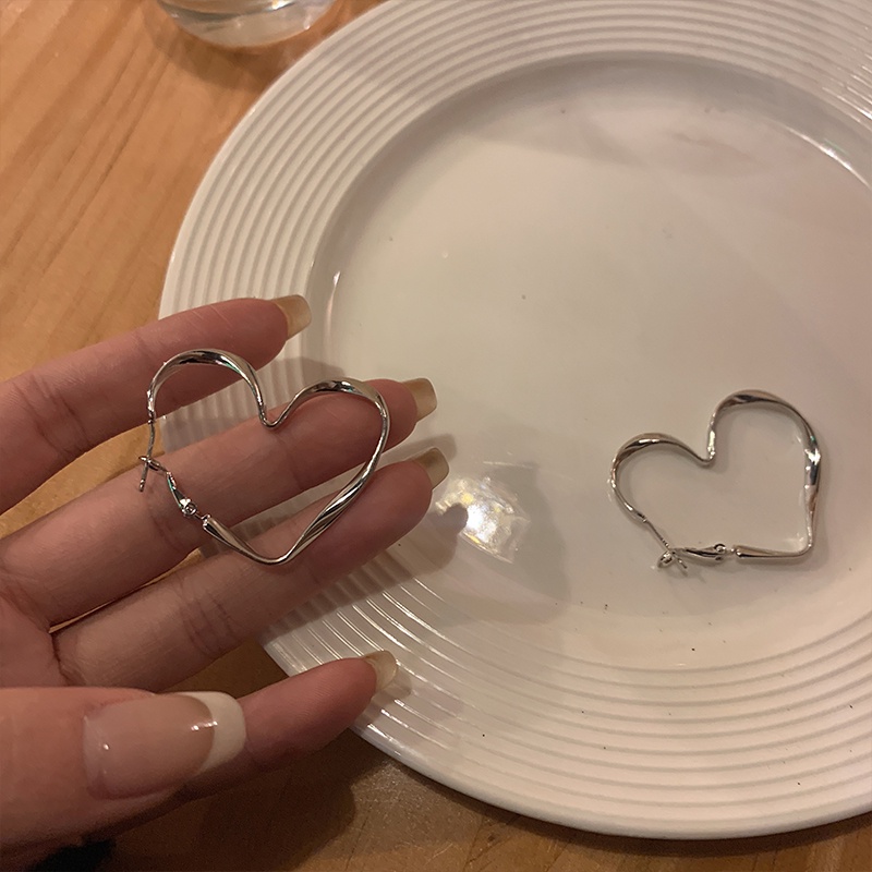 Đôi Bông Tai Mạ Bạc 925 Hình Trái Tim Lớn