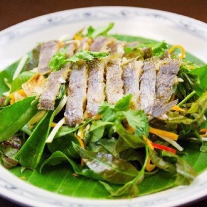 Khô cá sặc rằn Cà Mau ,ướp vị vừa ăn không mặn ,con to, thịt dai thơm , dùng chế biến được nhiều món ngon dân dã