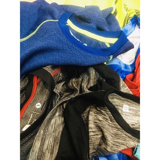 Áo thể thao Xersion xanh và đen