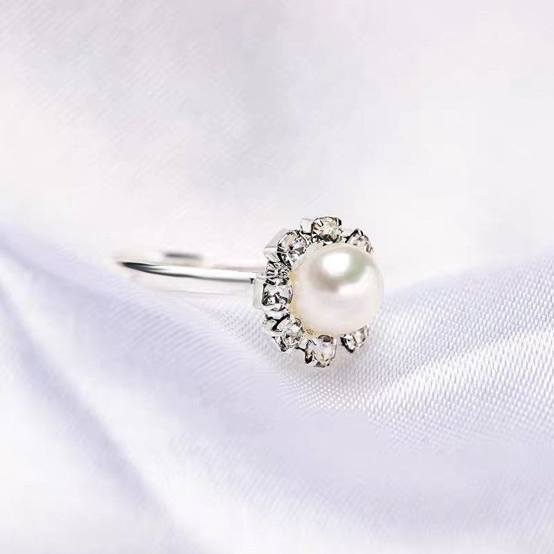 Nhẫn Hình Hoa Hướng Dương Đính Ngọc Trai Phong Cách Hàn Quốc