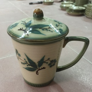 Cốc ( ly) gốm sứ Bát Tràng có nắp