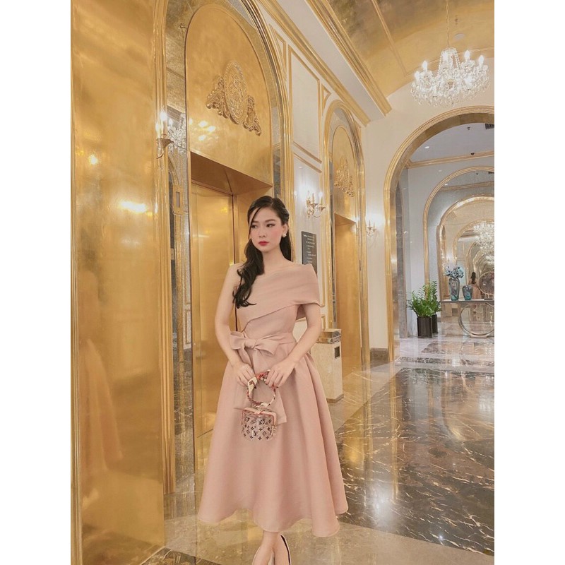 ĐẦM XOÈ LỆCH VAI NƠ