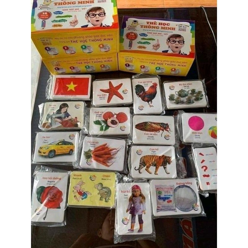 Bộ thẻ học thông minh tặng Kids Up cho bé