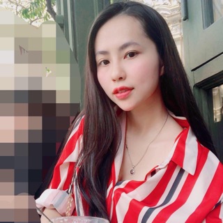 Sơ mi kẻ đỏ Thanh Hằng