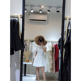 Váy chiết eo