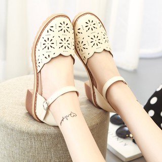 18 new sandals hollow shallow mouth female sandals baotou chunky heel middle heel England retro Mary Jane shoes women sandals