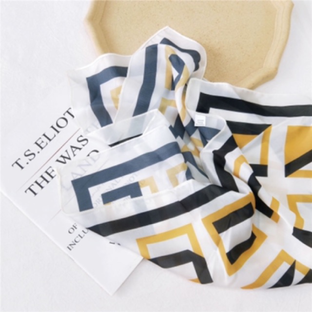 Khăn turban lụa mini size 58x58cm in hình chữ cái - Maben