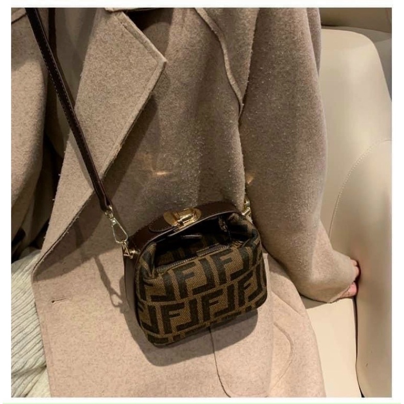 FD Fullbox lót đỏ