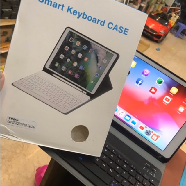 Bao da kèm bàn phím Bluetooth iPad 2018/2017/pro9.7/ air2/ air Smart Keyboard Case