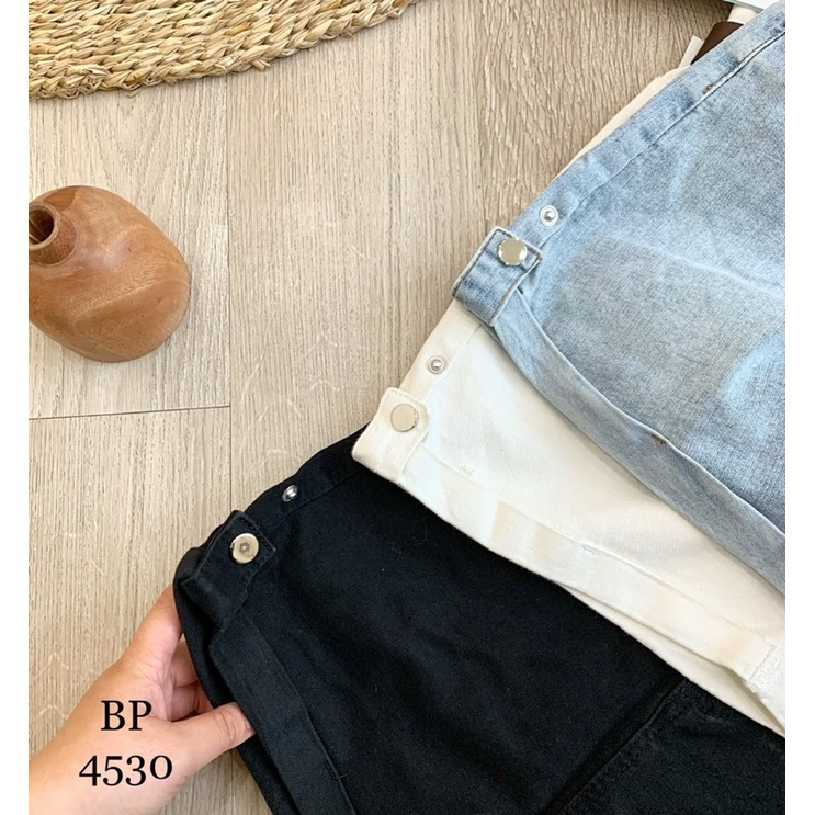 Quần short jean kèm đai