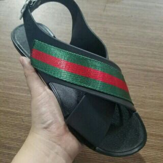 Sandal nhựa dẻo quai chéo