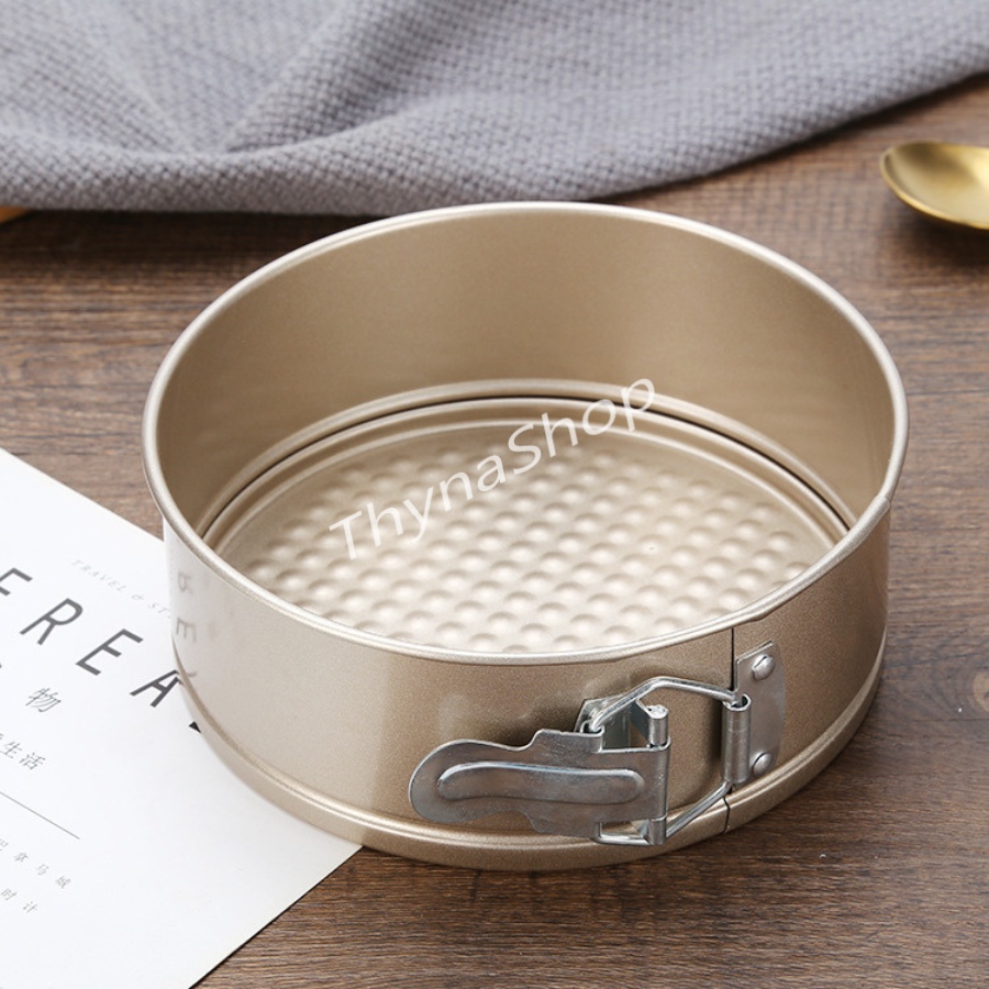 Khuôn bánh bông lan tròn đế rời màu vàng kim, có khóa spring form - Bếp bánh Thyna